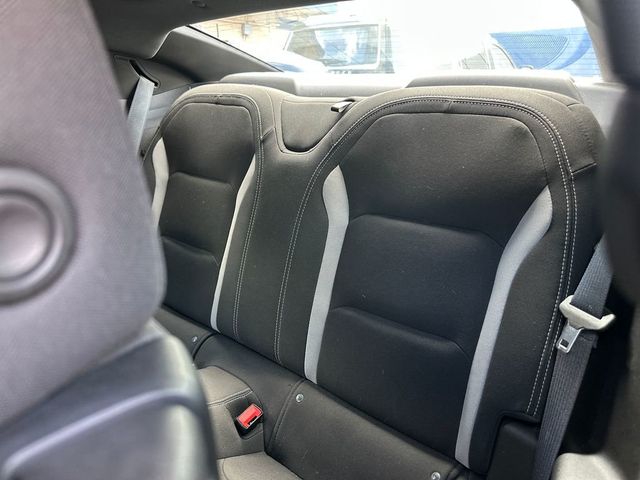 2018 Chevrolet Camaro 2dr Coupe 1LT - 22952234 - 14