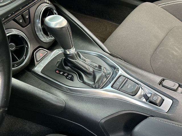 2018 Chevrolet Camaro 2dr Coupe 1LT - 22952234 - 18