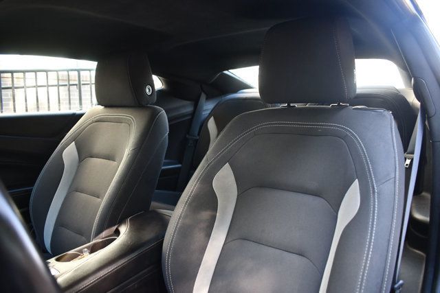 2018 Chevrolet Camaro 2dr Coupe 1LT - 23006199 - 18