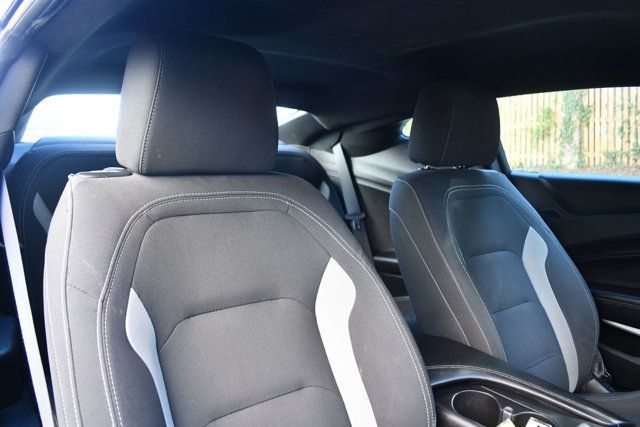 2018 Chevrolet Camaro 2dr Coupe 1LT - 23006199 - 29