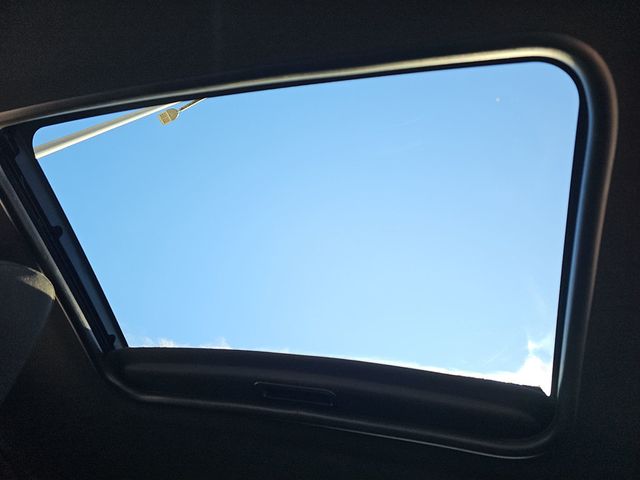 2018 Chevrolet Camaro 2dr Coupe 1LT - 22982239 - 18