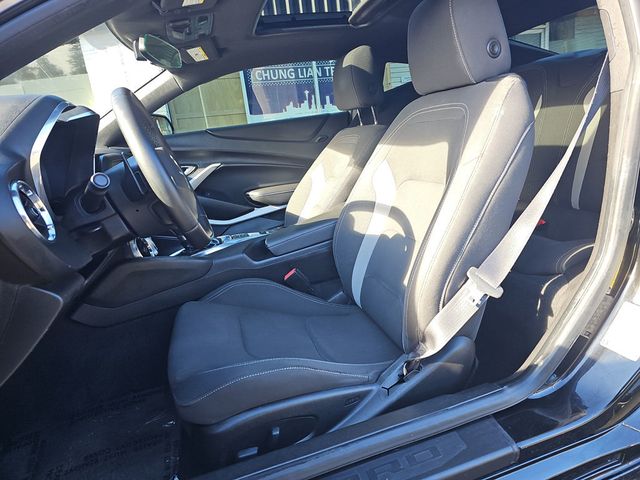 2018 Chevrolet Camaro 2dr Coupe 1LT - 22982239 - 8