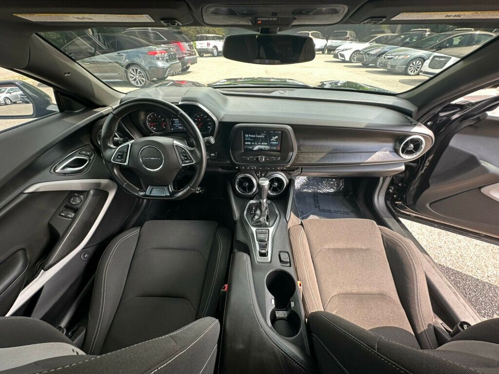 2018 Chevrolet Camaro 2dr Coupe 1LT - 22418228 - 10