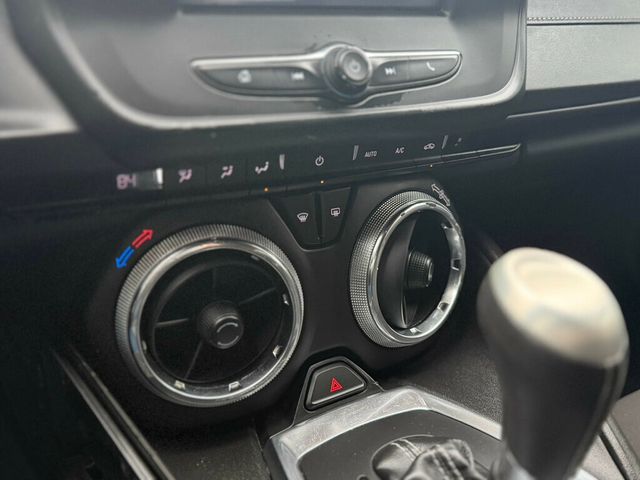 2018 Chevrolet Camaro 2dr Coupe 1LT - 22955055 - 14