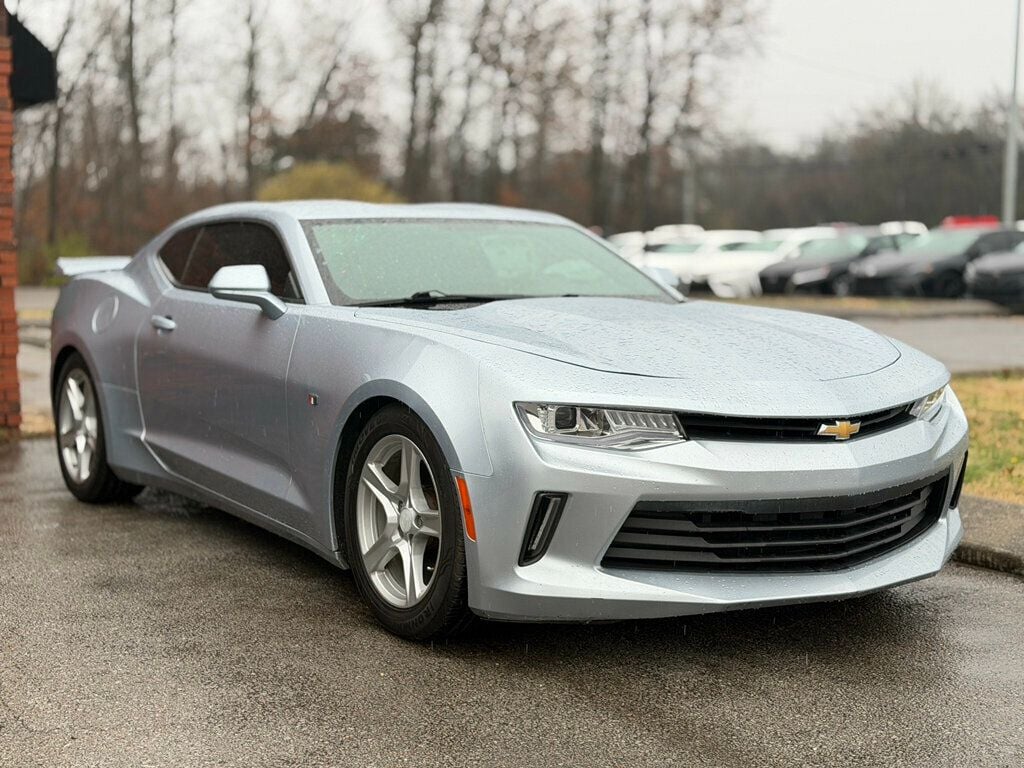 2018 Chevrolet Camaro 2dr Coupe 1LT - 22955055 - 4