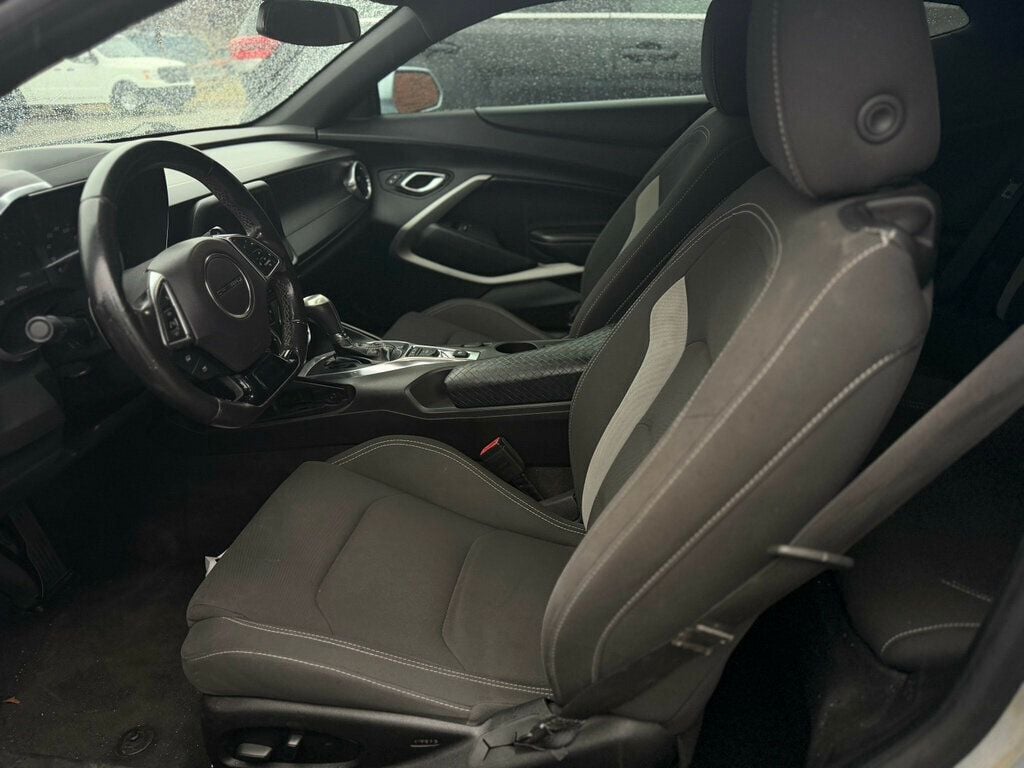2018 Chevrolet Camaro 2dr Coupe 1LT - 22955055 - 6