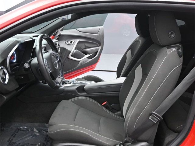 2018 Chevrolet Camaro 2dr Coupe 1LT - 22948318 - 9