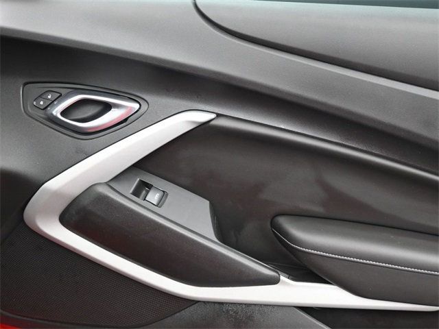 2018 Chevrolet Camaro 2dr Coupe 1LT - 22948318 - 11