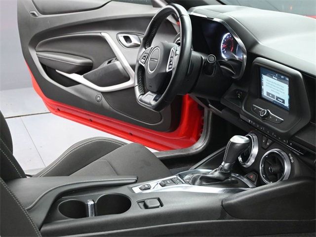 2018 Chevrolet Camaro 2dr Coupe 1LT - 22948318 - 12