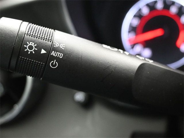 2018 Chevrolet Camaro 2dr Coupe 1LT - 22948318 - 18