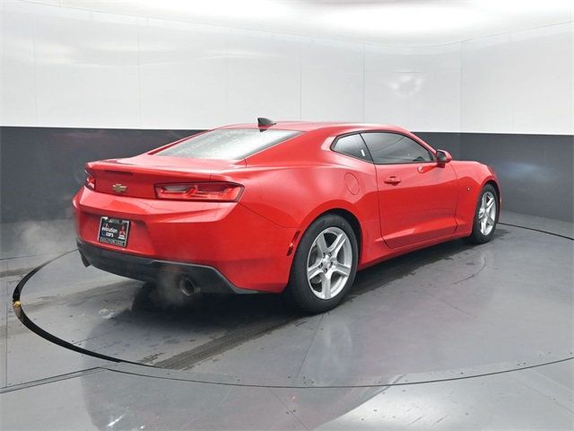 2018 Chevrolet Camaro 2dr Coupe 1LT - 22948318 - 22