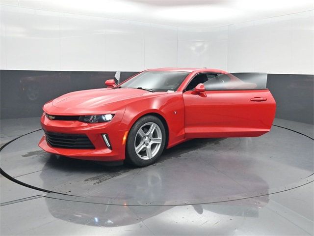 2018 Chevrolet Camaro 2dr Coupe 1LT - 22948318 - 26