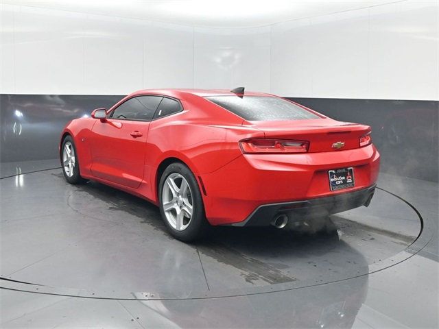 2018 Chevrolet Camaro 1LT photo 3