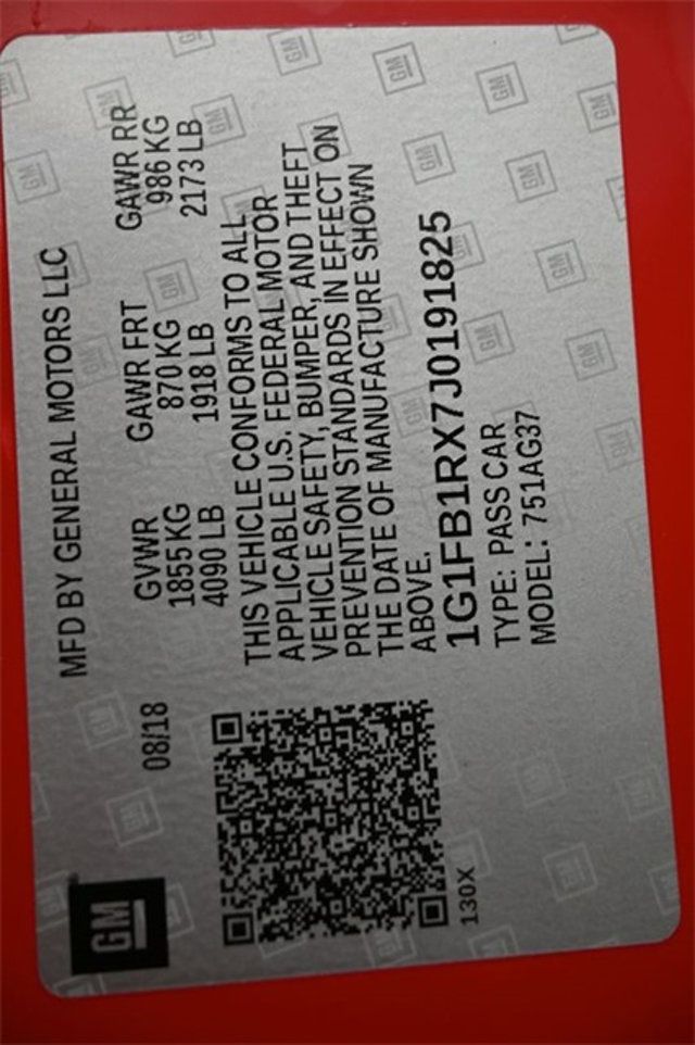 2018 Chevrolet Camaro 2dr Coupe 1LT - 22948318 - 6