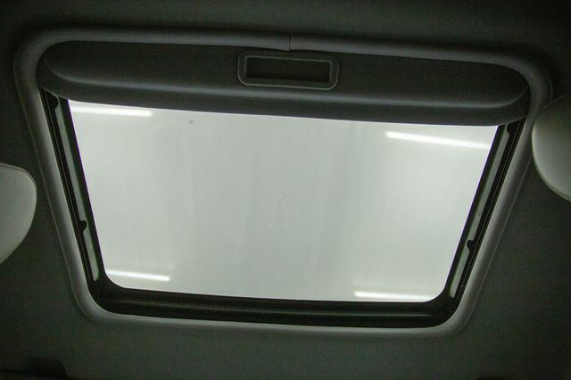 2018 Chevrolet Camaro 2dr Coupe 2LT - 22972577 - 49