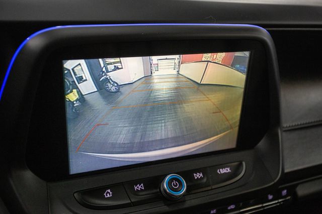 2018 Chevrolet Camaro 2dr Coupe 2LT - 22972577 - 8