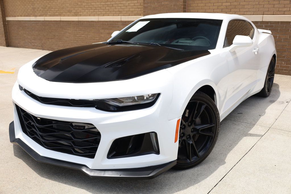 2018 Chevrolet Camaro 2SS photo 3