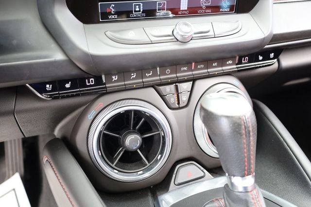 2018 Chevrolet Camaro 2dr Coupe 2SS - 22877808 - 33