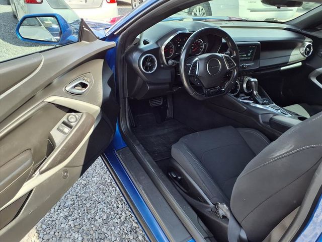 2018 Chevrolet Camaro 2dr Coupe LT w/1LT - 22930397 - 7