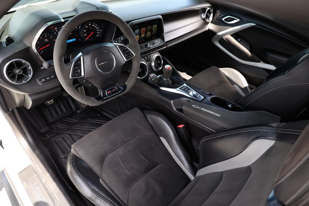 2018 Chevrolet Camaro 1SS photo 3