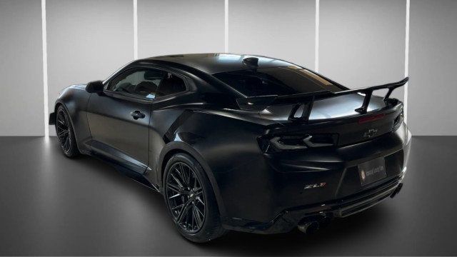 2018 Chevrolet Camaro 2dr Coupe ZL1 - 23000551 - 4