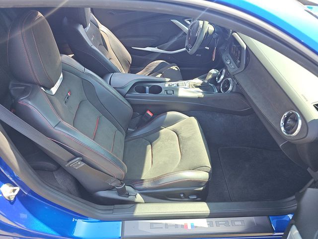 2018 Chevrolet Camaro 2dr Coupe ZL1 - 23031621 - 6