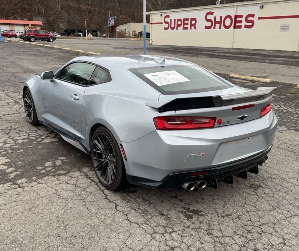 2018 Chevrolet Camaro 2dr Coupe ZL1 - 22791707 - 4