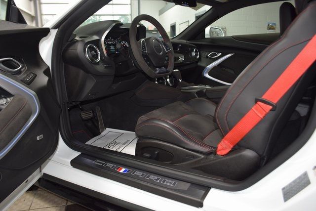 2018 Chevrolet Camaro 2dr Coupe ZL1 - 22885935 - 31