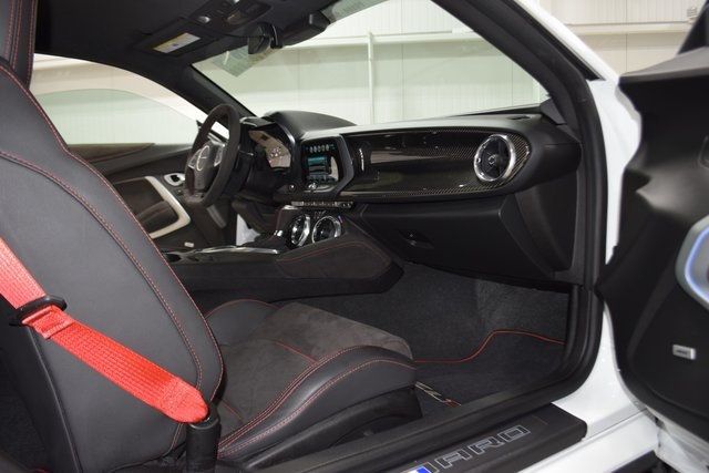 2018 Chevrolet Camaro 2dr Coupe ZL1 - 22885935 - 33