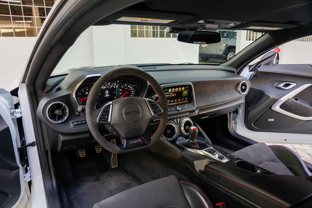 2018 Chevrolet Camaro Coupe ZL1 photo 3