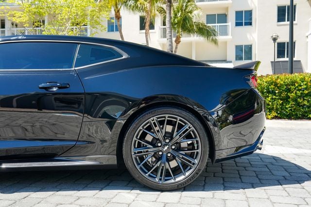 2018 Chevrolet Camaro 2dr Coupe ZL1 - 23017835 - 13