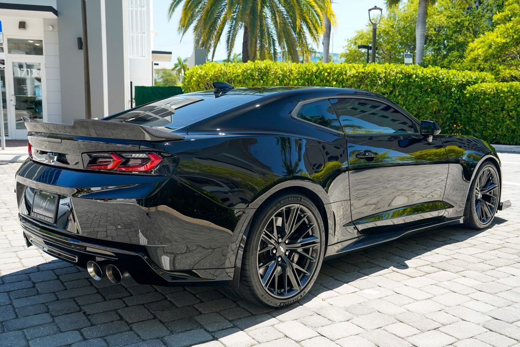 2018 Chevrolet Camaro 2dr Coupe ZL1 - 23017835 - 24