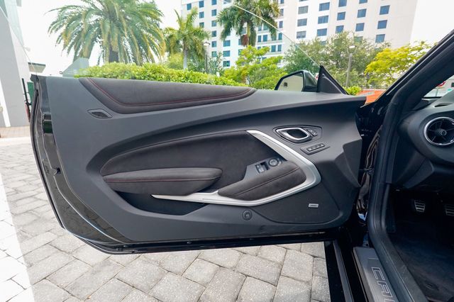 2018 Chevrolet Camaro 2dr Coupe ZL1 - 23028199 - 51
