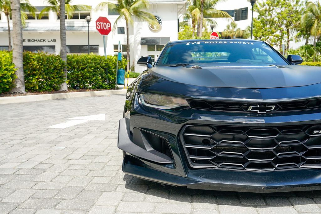 2018 Chevrolet Camaro 2dr Coupe ZL1 - 23028199 - 5