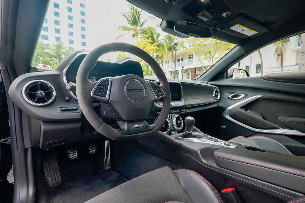 2018 Chevrolet Camaro 2dr Coupe ZL1 - 23028199 - 60