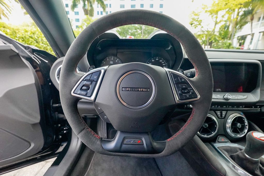 2018 Chevrolet Camaro 2dr Coupe ZL1 - 23028199 - 61