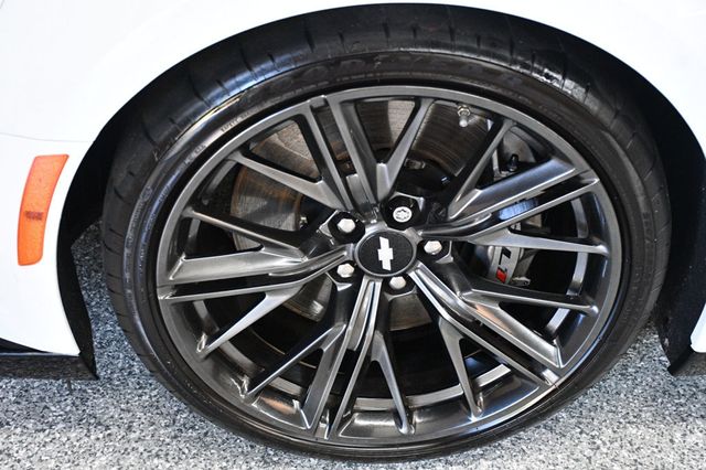 2018 Chevrolet Camaro 2dr Coupe ZL1 - 23031499 - 19