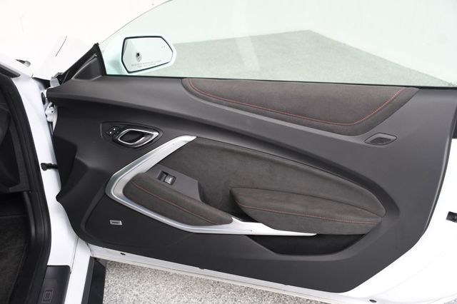 2018 Chevrolet Camaro 2dr Coupe ZL1 - 23031499 - 24