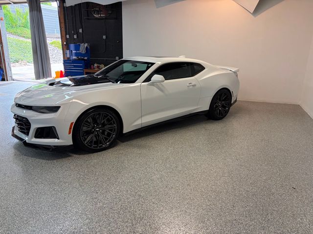 2018 Chevrolet Camaro 2dr Coupe ZL1 - 23031499 - 3