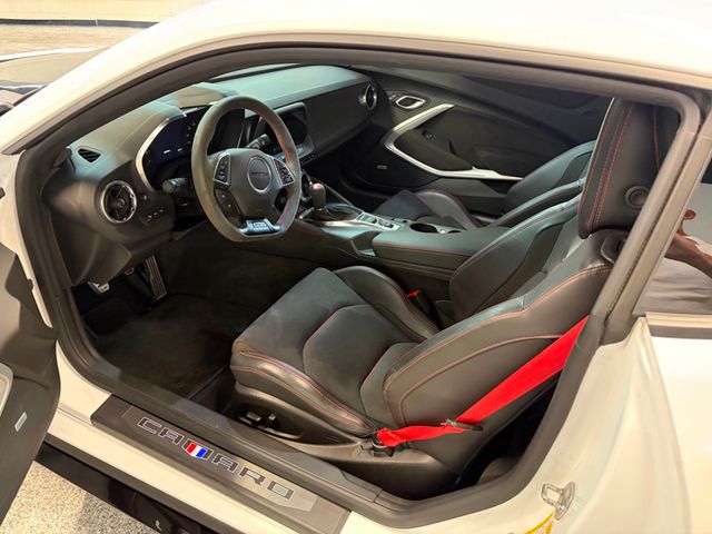 2018 Chevrolet Camaro 2dr Coupe ZL1 - 23031499 - 4