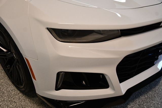 2018 Chevrolet Camaro 2dr Coupe ZL1 - 23031499 - 8