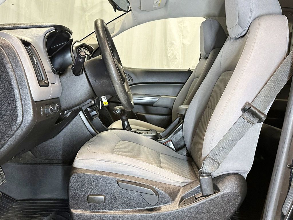 2018 Chevrolet Colorado 4WD Crew Cab 128.3" Work Truck - 23082524 - 16