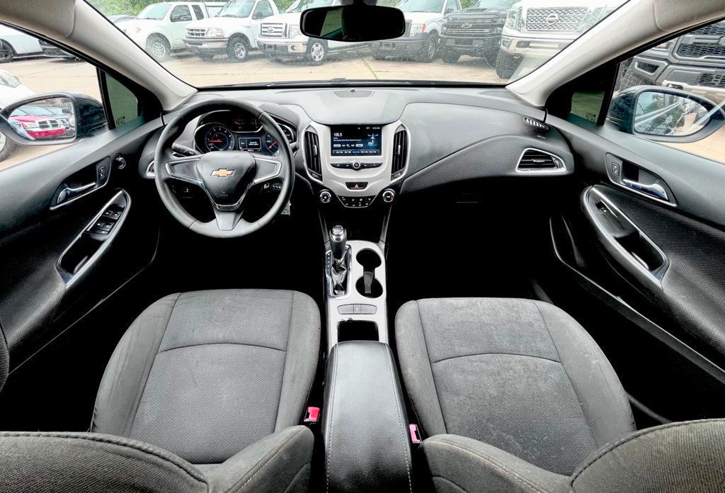 2018 Chevrolet CRUZE 4dr Sedan 1.4L LS  - 22389510 - 17
