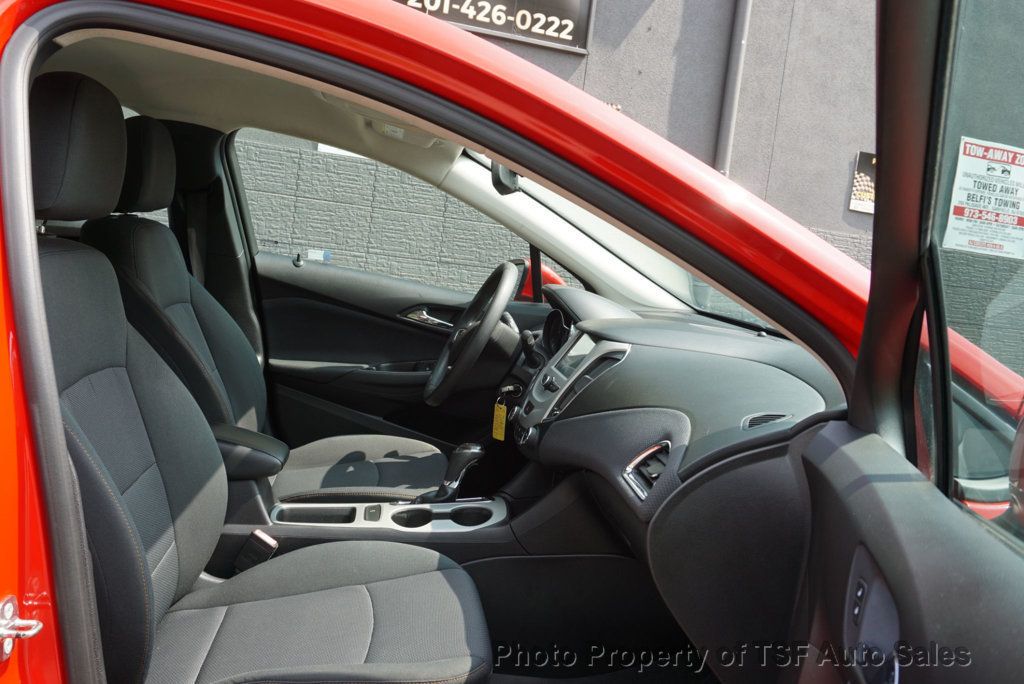 2018 Chevrolet Cruze LS photo 4
