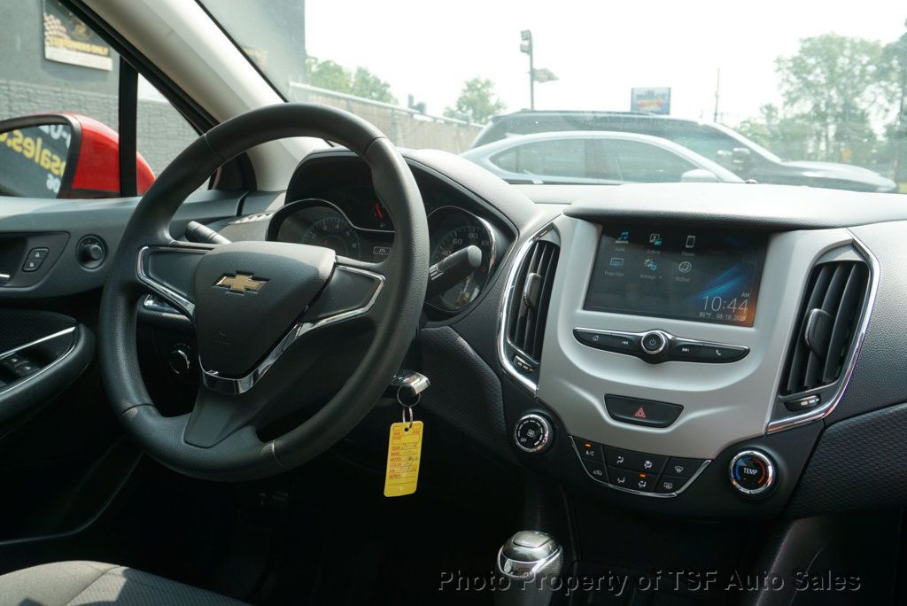 2018 Chevrolet Cruze LS photo 9