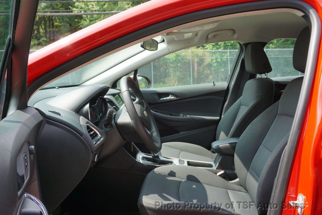2018 Chevrolet Cruze LS photo 3