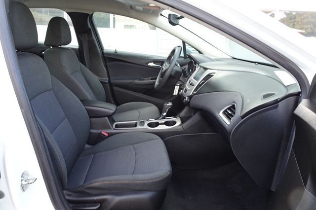 2018 Chevrolet CRUZE 4dr Sedan 1.4L LS w/1SB - 22930212 - 9