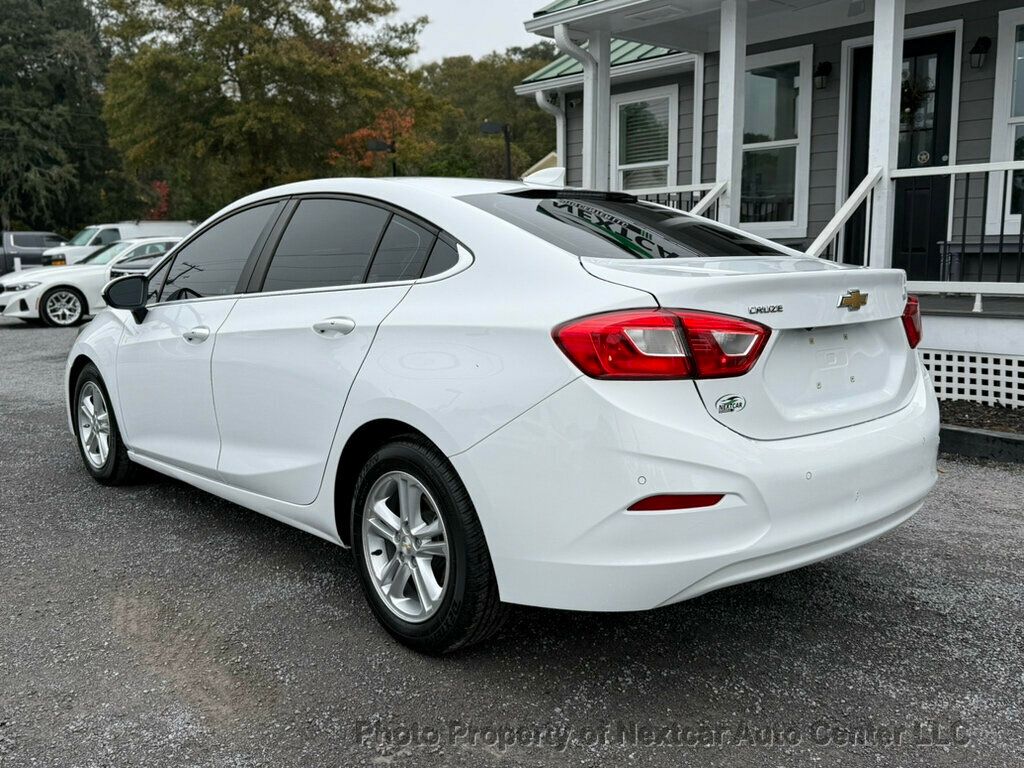 2018 Chevrolet Cruze LT photo 3