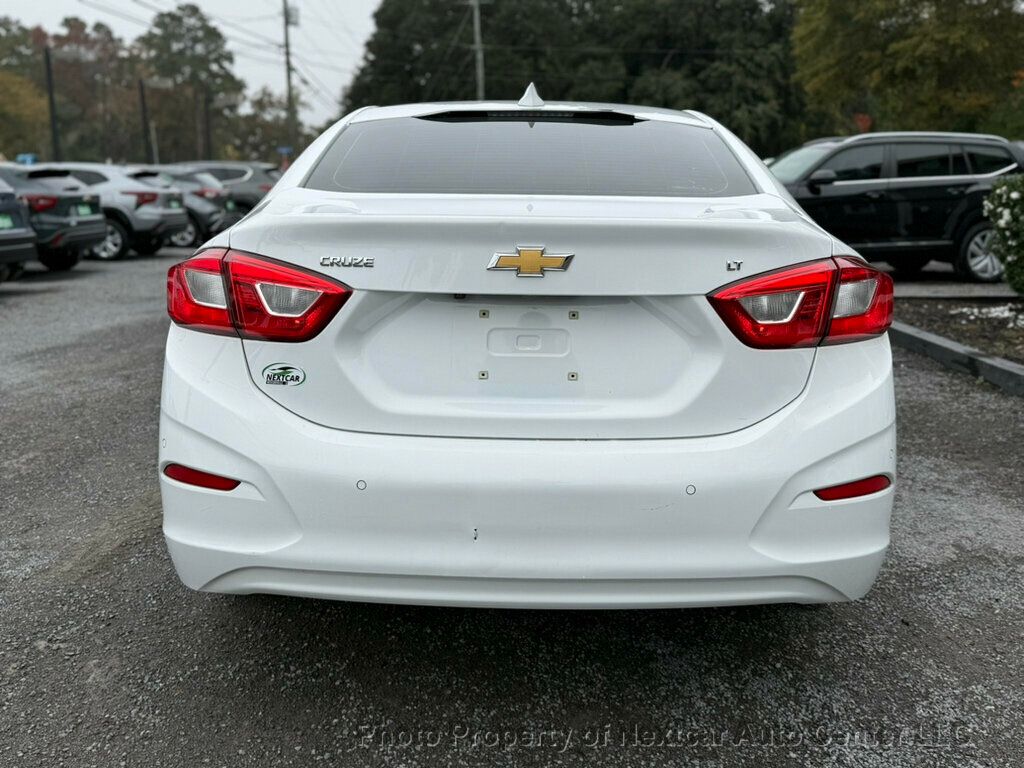 2018 Chevrolet Cruze LT photo 4