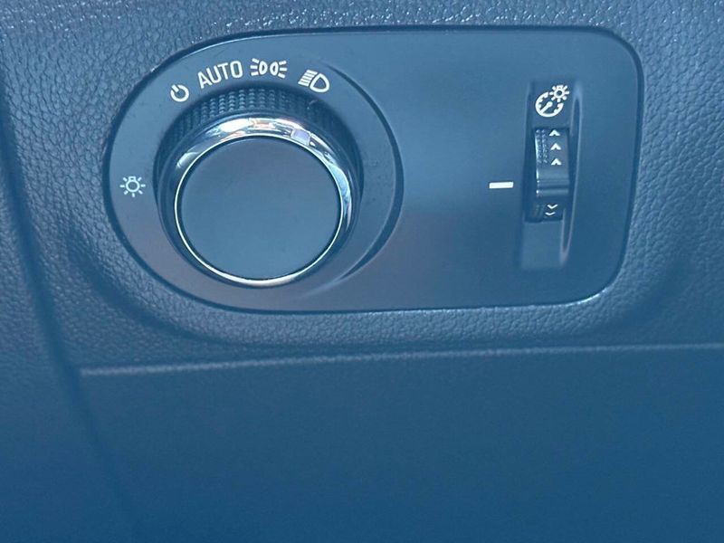 2018 Chevrolet CRUZE 4dr Sedan 1.4L LT w/1SD - 22873770 - 33